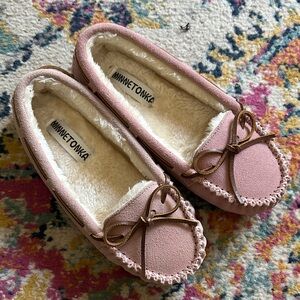Minnetonka Blush Moccasins with Bow
